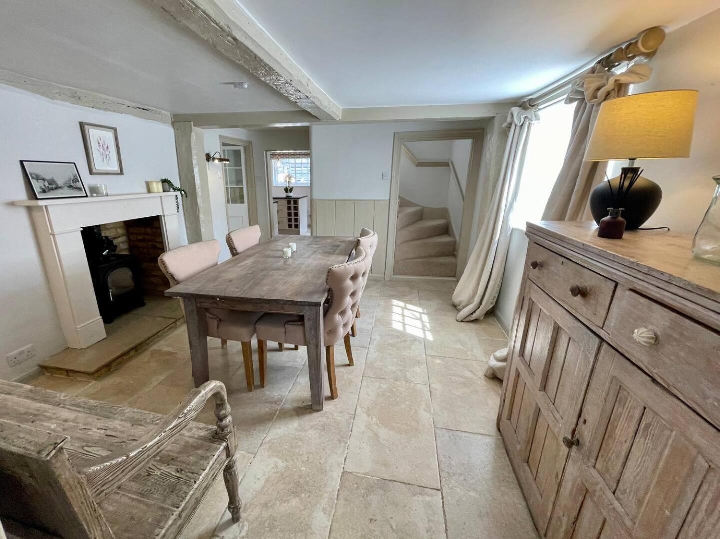 Elegant Oak Beamed House In Pretty Village - Cambridge Homehost Buckden (Cambridgeshire) Exterior foto