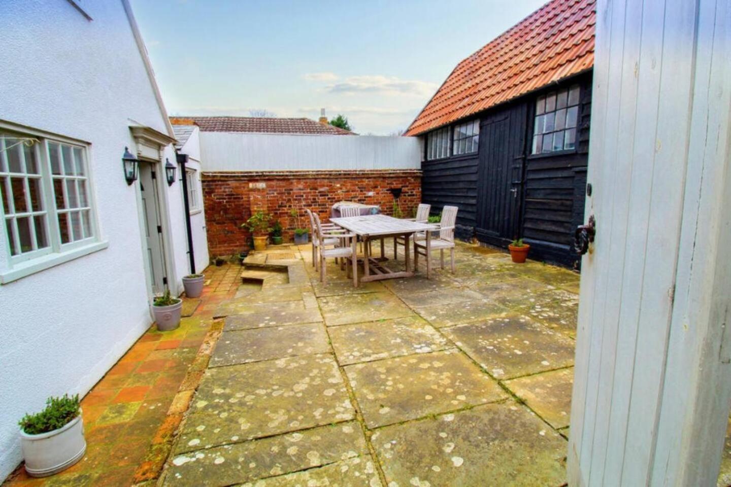 Elegant Oak Beamed House In Pretty Village - Cambridge Homehost Buckden (Cambridgeshire) Exterior foto