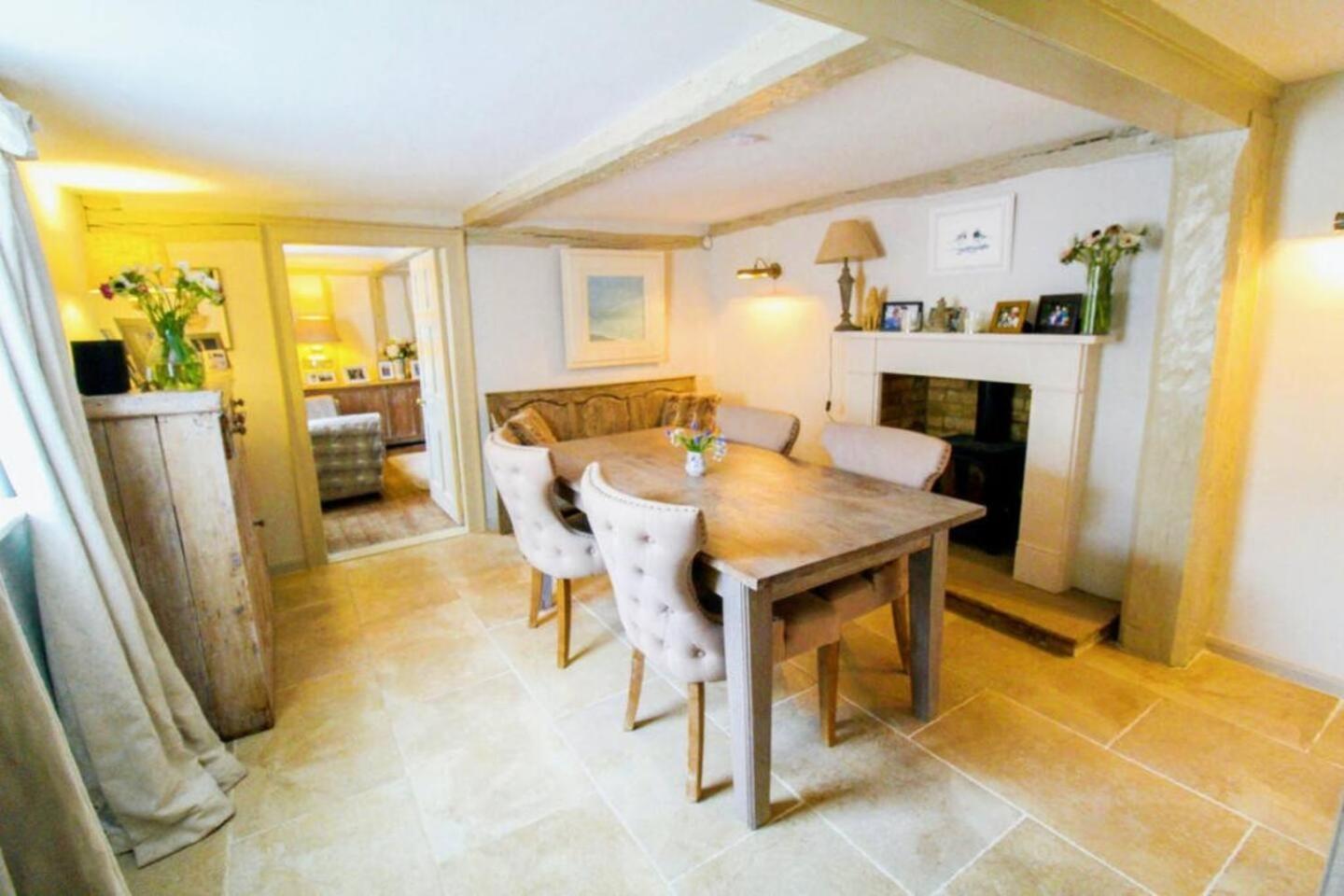Elegant Oak Beamed House In Pretty Village - Cambridge Homehost Buckden (Cambridgeshire) Exterior foto