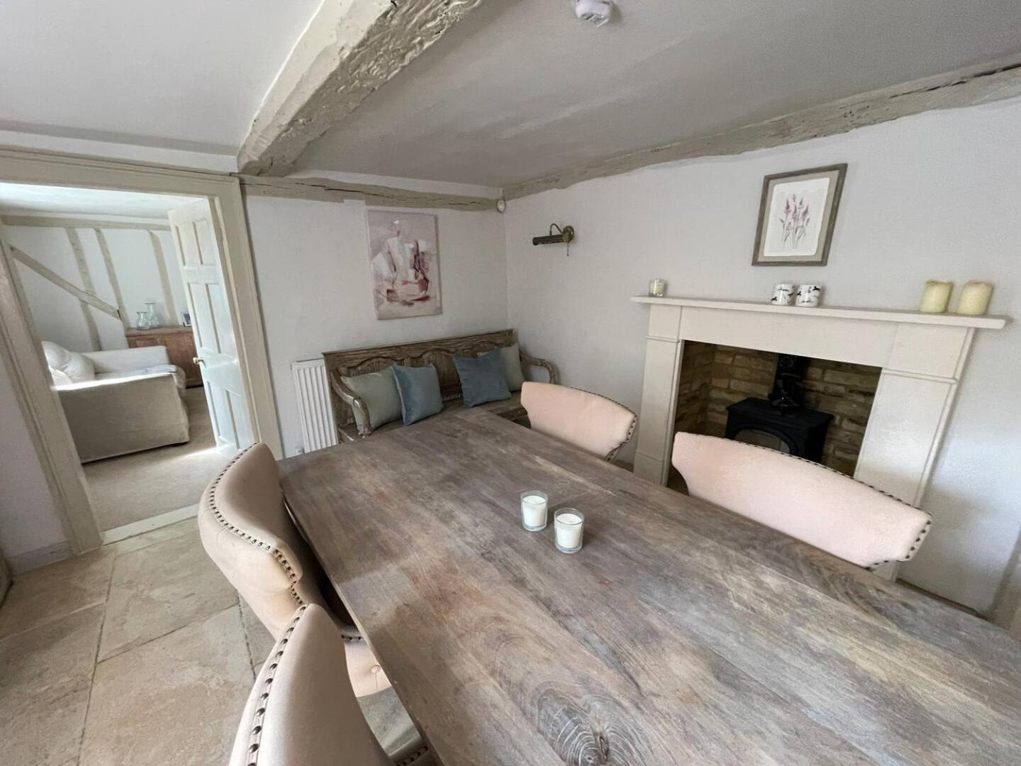 Elegant Oak Beamed House In Pretty Village - Cambridge Homehost Buckden (Cambridgeshire) Exterior foto